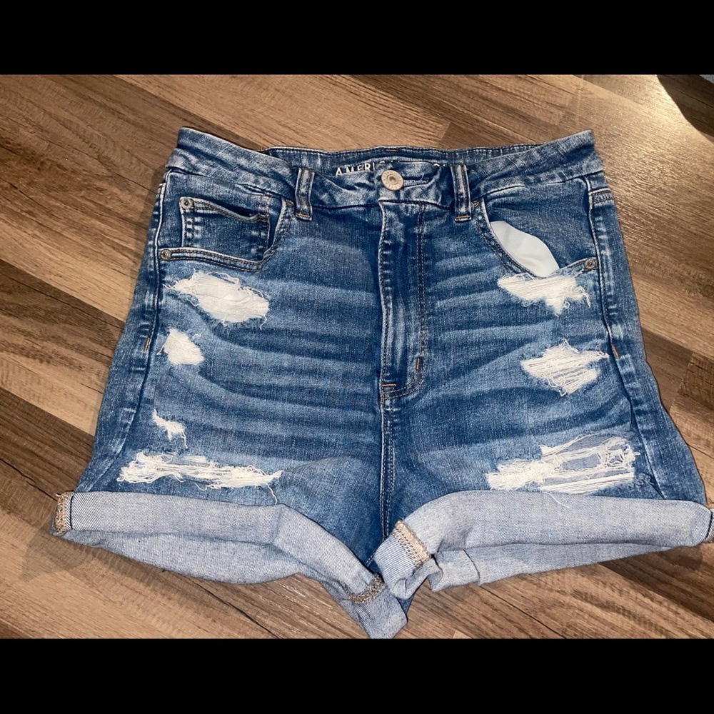 American Eagle Shorts size 12. Curvy High Rise Shortie